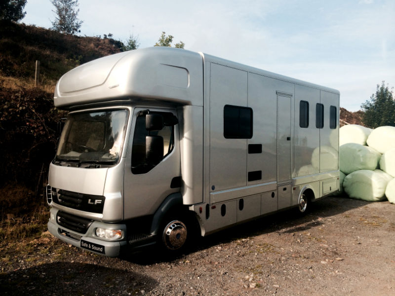 horse box tracker